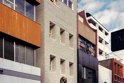 ラブニュウ　横浜元町店